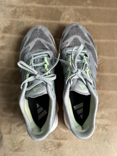 Tênis Adidas