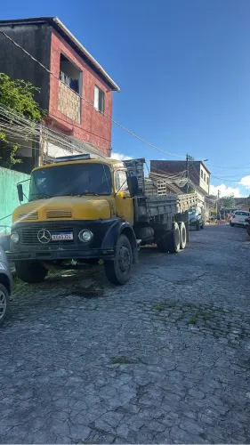 Caminhão 1111 