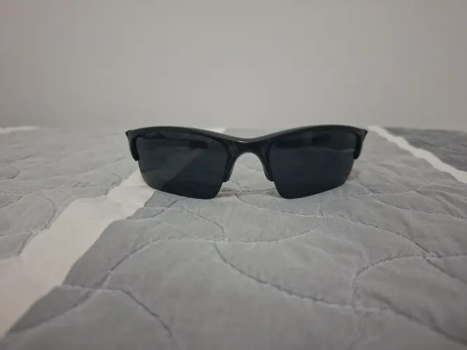 Óculos de sol preto estilo militar