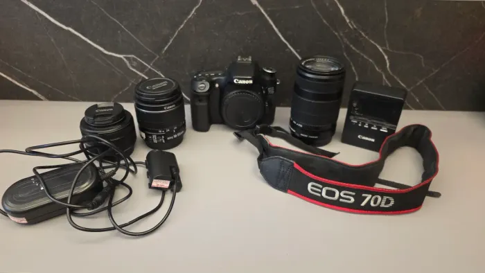Canon EOS 70D com 3 lentes, baterias e bolsa
