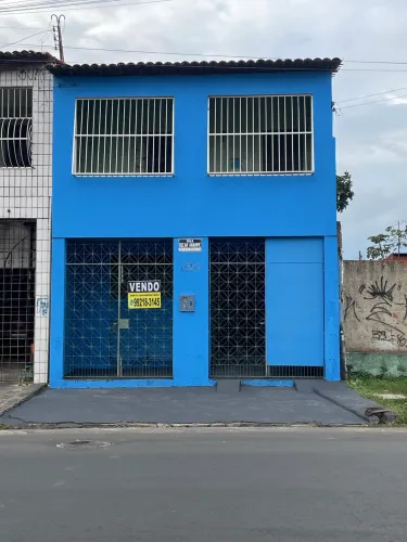 Vendo casa com garagem e quintal