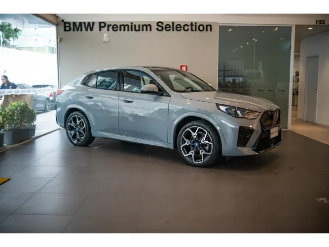 BMW IX 2 Xdrive 30 M Sport (elétrico) 2025