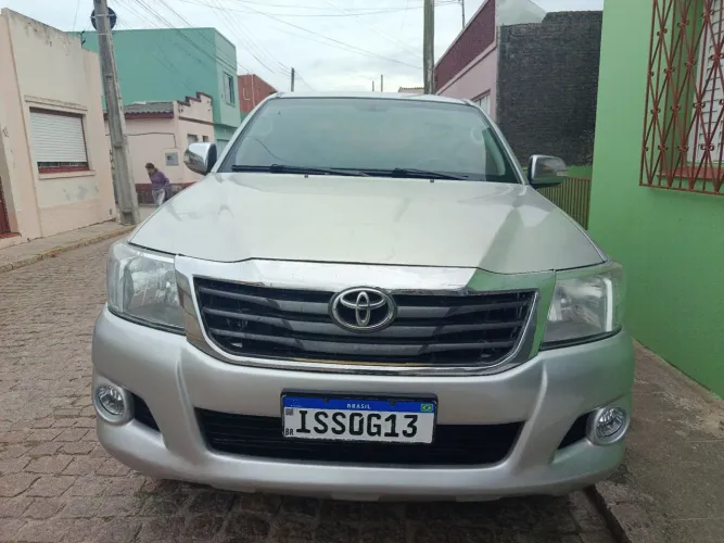 Toyota Hilux CD D4-d 4X4 2.5 16V 102cv TB Dies. 2012