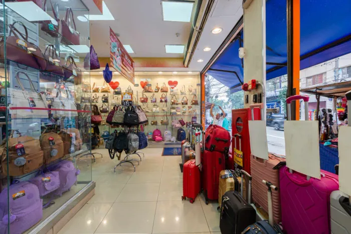 Loja na Rua Teodoro Sampaio, 2521  190 m²