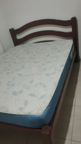 Cama s/ colchão 