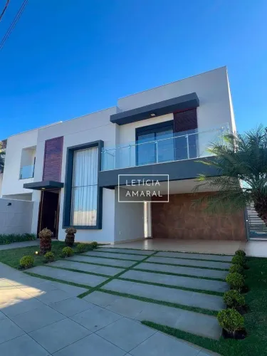 Casa com 4 suítes à venda, com 300 m2 de construção, no condomínio Las Palmas, em Pouso Al
