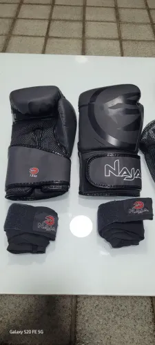 Luvas Naja