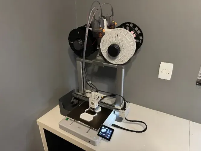 Impressora 3D Bambu Lab A1 Combo AMS Colorida