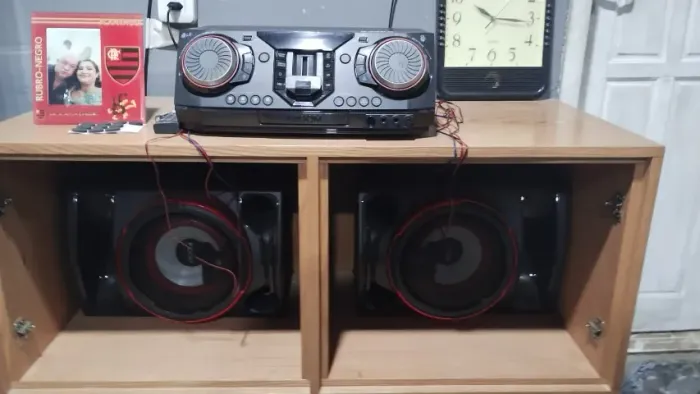 SOM LG XBOOM 2300W ( 3 meses de uso)
