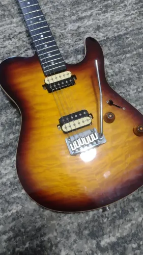 Guitarra Tagima Grace 700 (Cacau Santos)