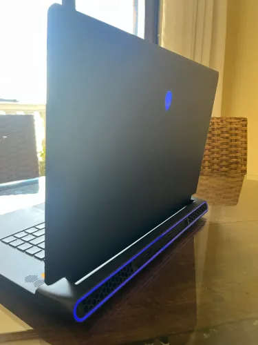 Alienware m17 R5 Ryzen 9 RTX 3070 Ti Tela 480Hz 16GB DDR5