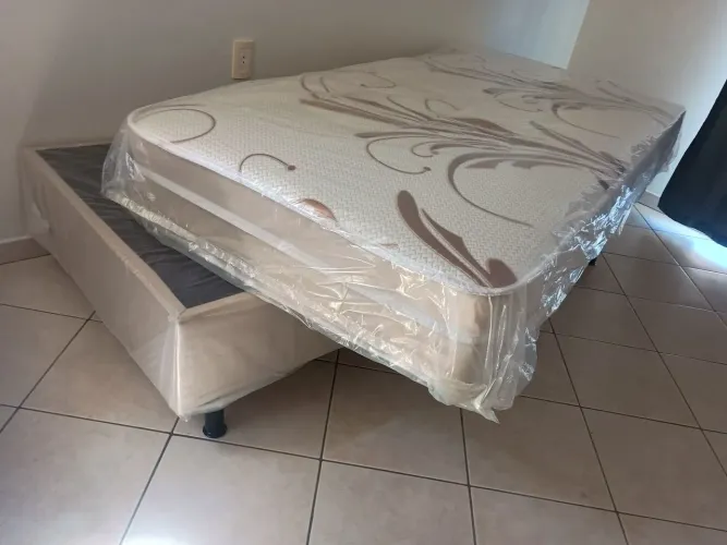 cama Box solteiro  Novas conjunto molas ensacadas
