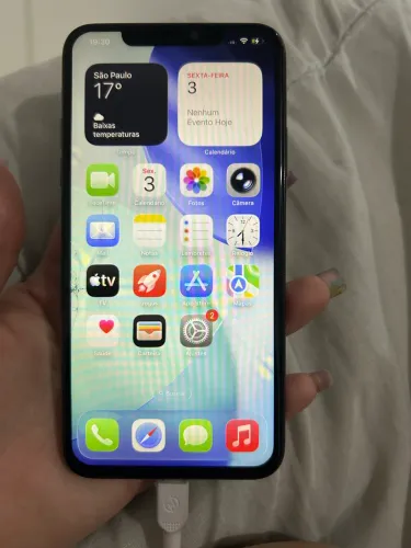 iPhone 11 Pro Max 64gb 73% bateria trinco na tela não interfere