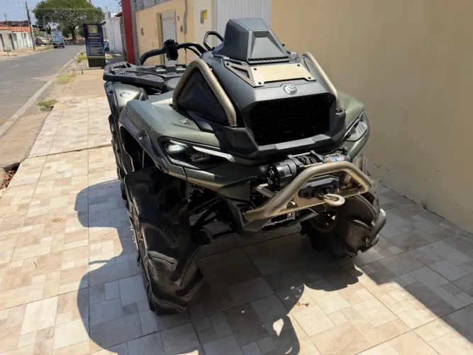 Quadriciclo Outlander Xmr 1000