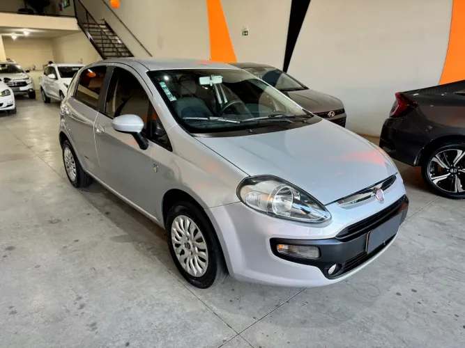 Fiat Punto Attractive Italia 1.4 F.flex 8V 5P 2013