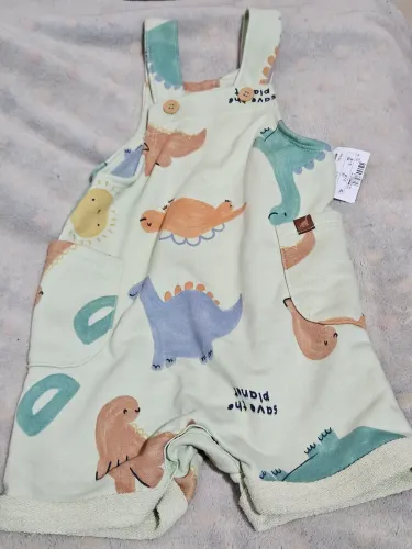 Jardineira Infantil Com Estampa De Dinossauros 