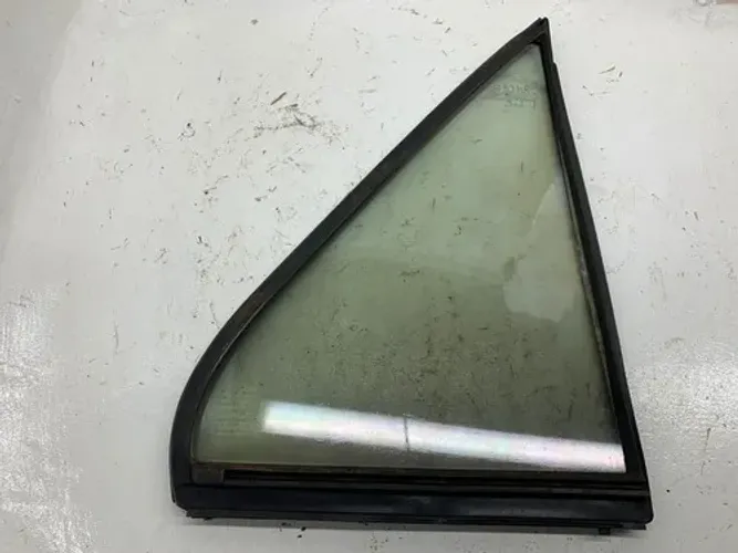 Vidro Pequeno Porta Traseira Esquerda Mitsubishi Lancer 1994