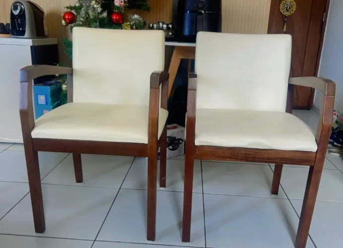 CADEIRA de MADEIRA MACIÇA DESIGN e Conforto QUE VALORIZA O AMBIENTE