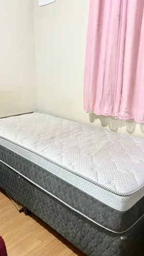 Vendo cama box solteiro