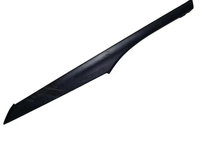 Friso lateral dir. Toyota Corolla Cross ano 2025 2026