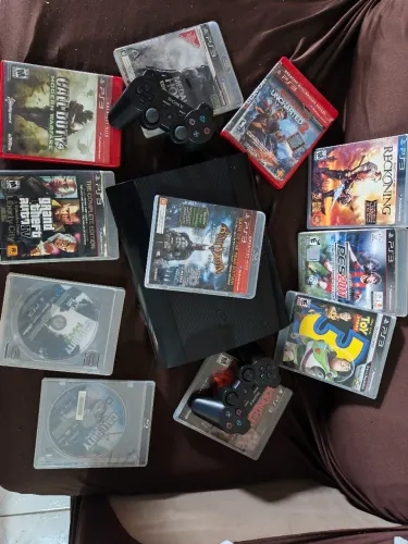 PS3 com 11 jogos