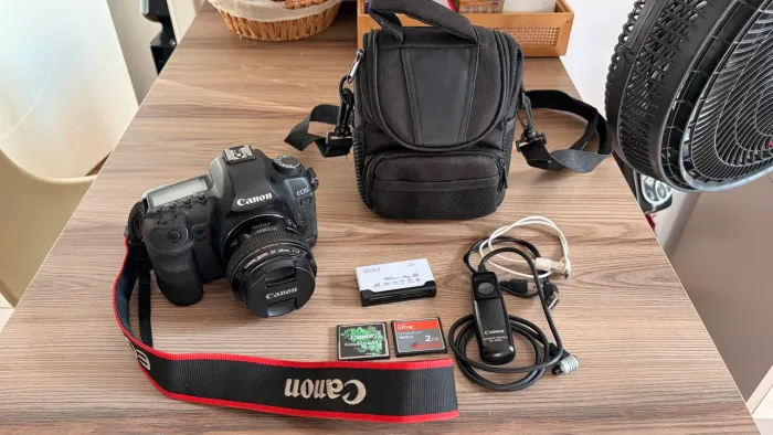  Canon 5D mark II + objetiva EF 28mm f/1.8 + bolsa + controle disparador
