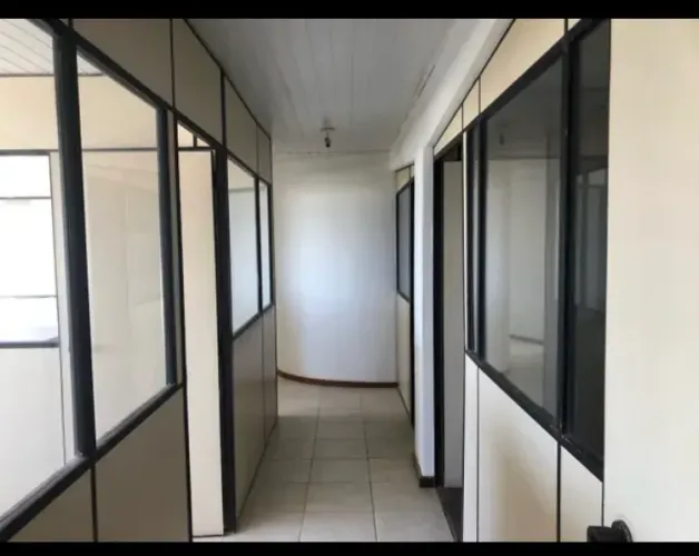 Alugo Salas Comerciais no Corsário Center  - Orla a partir de R$ 1.250,00 a R$ 5.500,00.