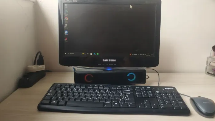 Pc completo Lenovo ( core i3/8gb ram/monitor Samsung 15.6" + periféricos) pronto para usar