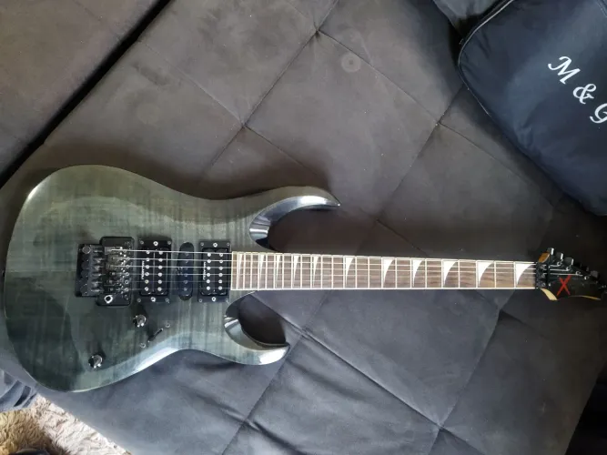 Guitarra Cort X11 ponto Floyd Rose