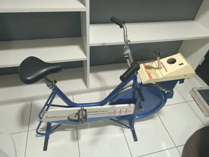 Bicicleta ergométrica antiga monark