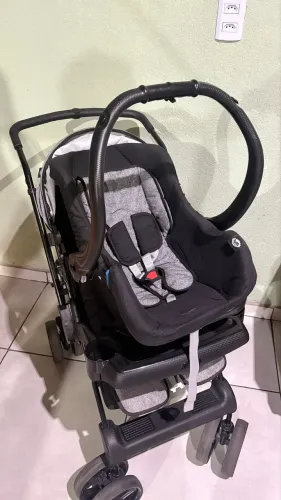 Vendo bebê conforto com carrinho tutti