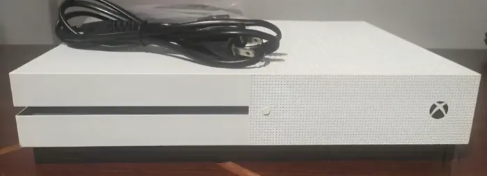 Xbox one S ( COM DEFEITO)