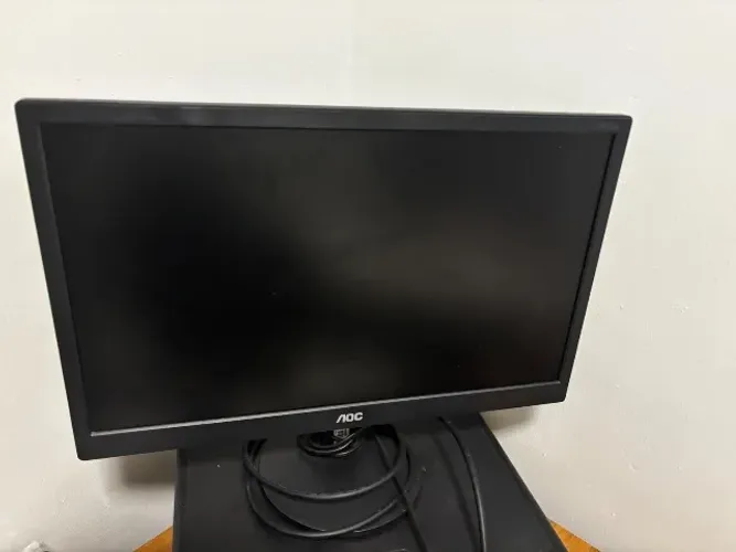 Monitor AOC 18 polegadas