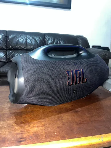 JBL Boombox 4 - 4 meses de uso - Completa
