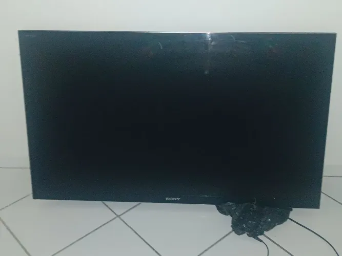 Vendo televisão valor 200