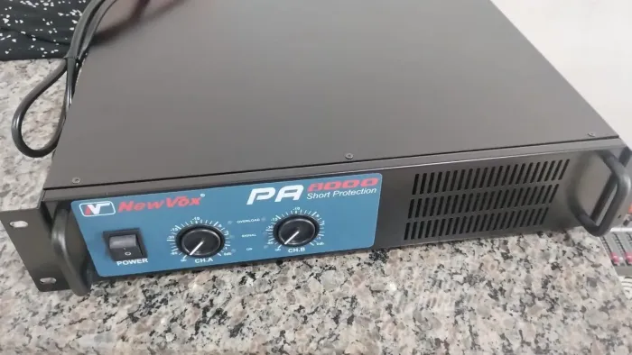 Amplificador de Potencia profissional newvox PA4000