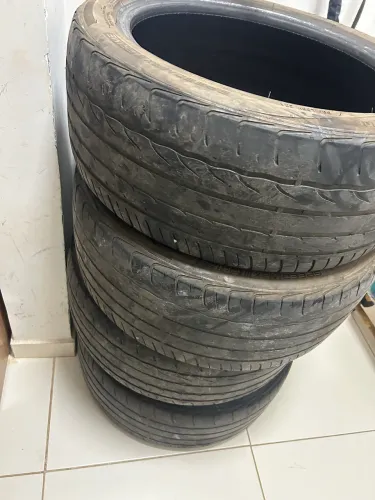 Pneu aro 17, usado e em bom estado