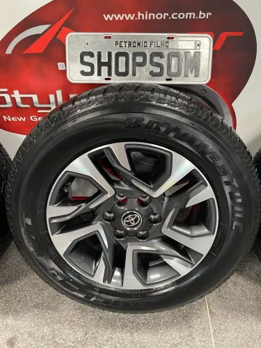 RODAS 18 SW4 HILUX PNEUS 