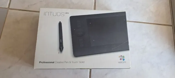 Mesa Digitalizadora Wacom Intuos 5 - Small PTH-450l tablet