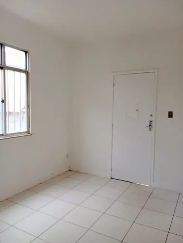 Casa de 3 quartos sendo 1 suíte, no bairro Fábrica!