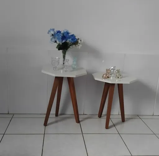 Par de Mesas Laterais de Canto com Pé Palito / Tripé