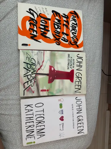 Kit livros John Green - Tartarugas Até Lá Embaixo, Cidades de Papel e O Teorema Katherine