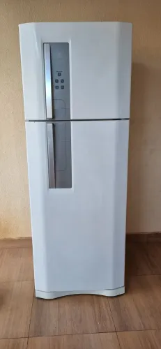 Vendo Geladeira Eletrolux FROOSFREE