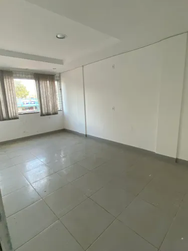 SALA COMERCIAL AV PRINCIPAL