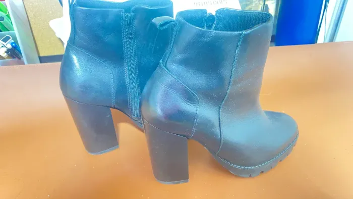 Bota de couro legítimo 