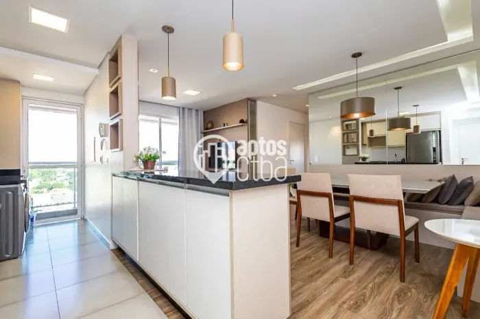 Apartamento com 3 Quartos, Suíte, Sacada com Churrasqueira e 2 Vagas no Novo Mundo - Curit