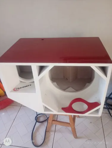 Caixa de som automotivo 