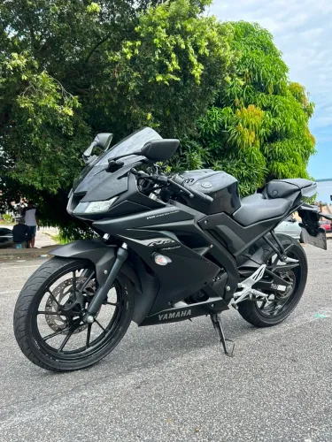 YAMAHA R15