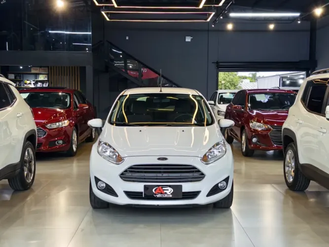Ford Fiesta 1.6 16V Flex Mec. 5P 2015