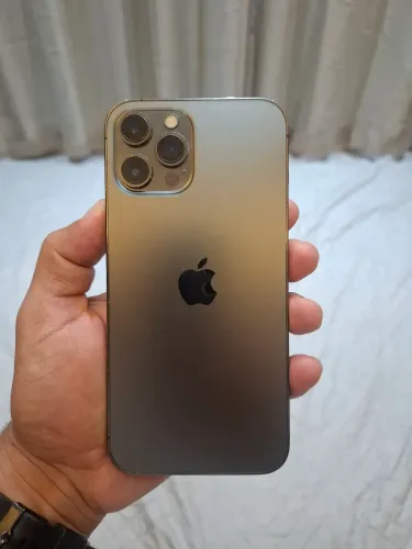 Iphone 12 pro max, perfeito estado?